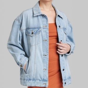 Wild Fable Women’s Oversized Denim Trucker Jacket Light Wash *NWT*